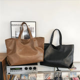 Women's Retro-Style Large Capacity Leather Tote Bag