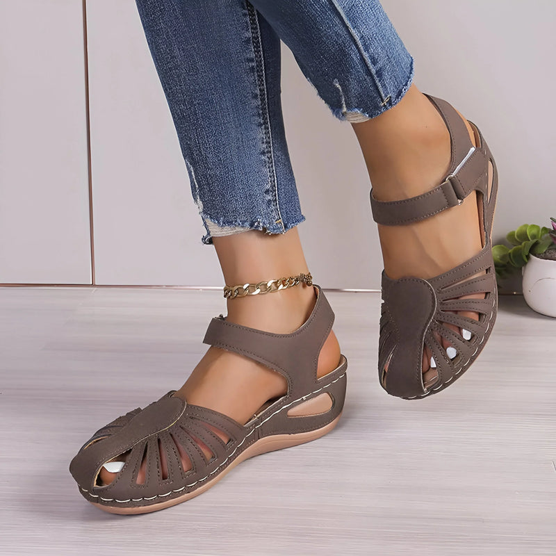 Women's Comfortable Closed-Toe Sandals