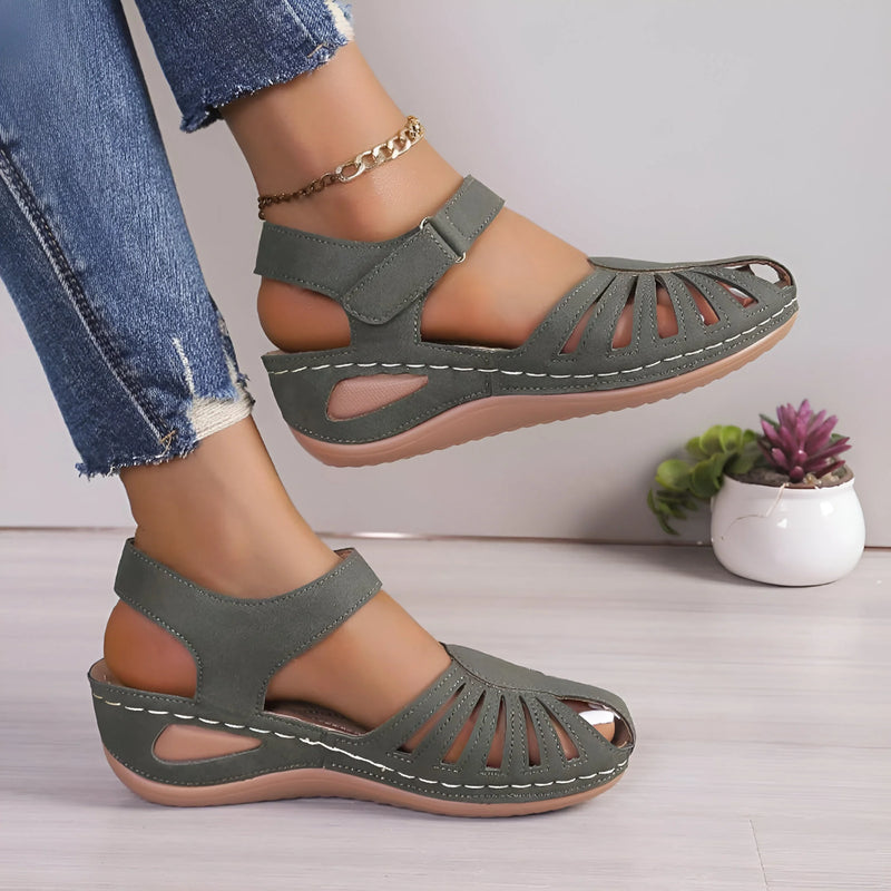 Women's Comfortable Closed-Toe Sandals