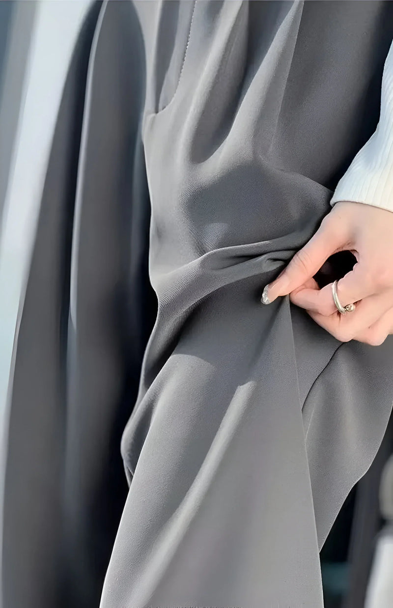 High-waisted wide-leg pleated pants