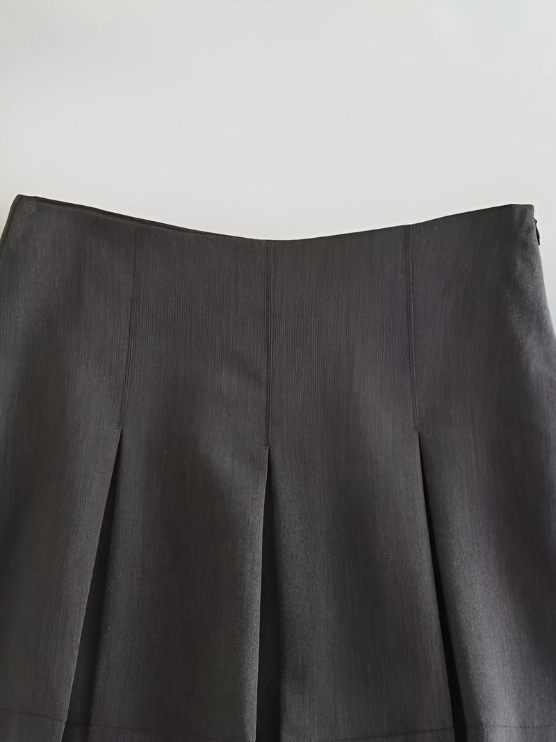 Vintage high-waisted pleated mini skirt