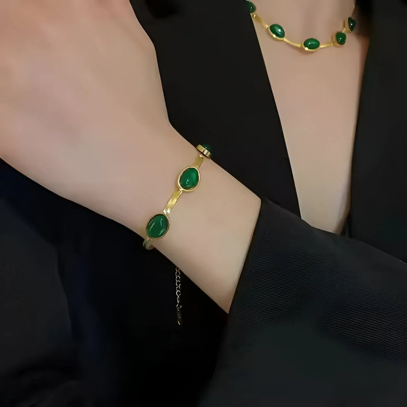 Emerald Pendant Jewelry Set